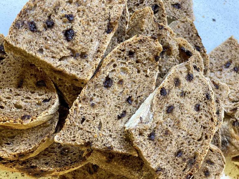 Pane con gocce di cioccolato fatto in casa lievitiamo-pane-al-cioccolato-4